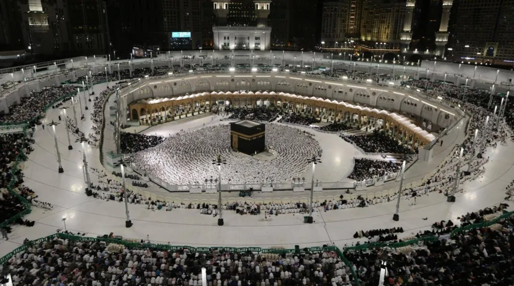 تعزيز التكامل والتنسيق مع الجهات ذات العلاقة بما يمكّن الحجاج من أداء مناسكهم بيسر وطمأنينة (واس)