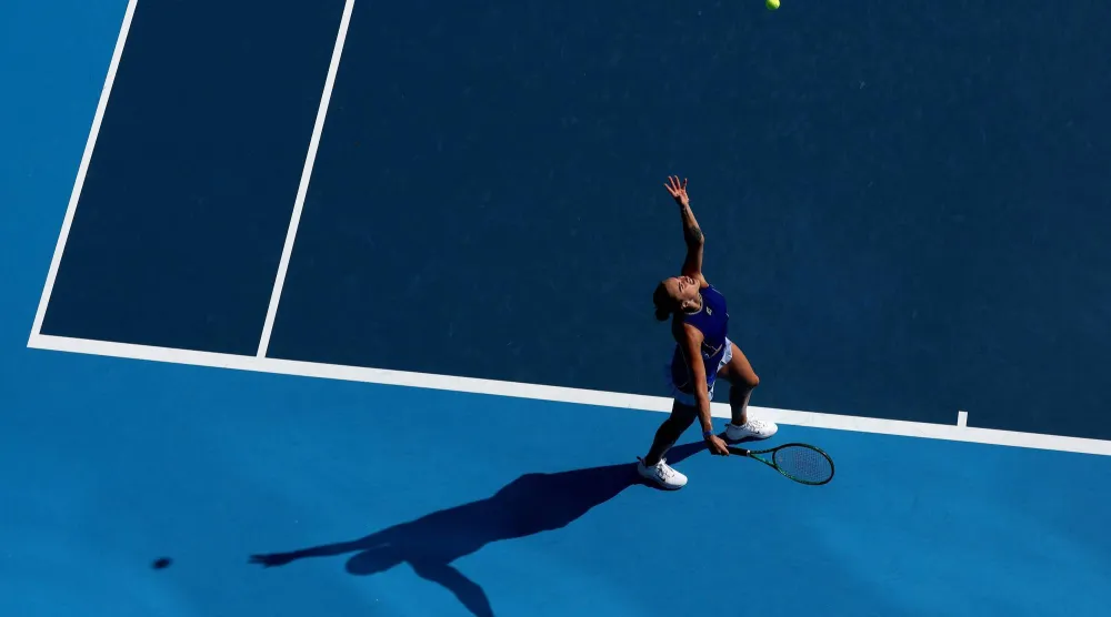 MASON, OHIO - AUGUST 16: Aryna Sabalenka serves to Talia Gibson of Australia during day six of the Cincinnati Open at the Lindner Family Tennis Center on August 16, 2026 in Mason, Ohio. Matthew Stockman/Getty Images/AFP 