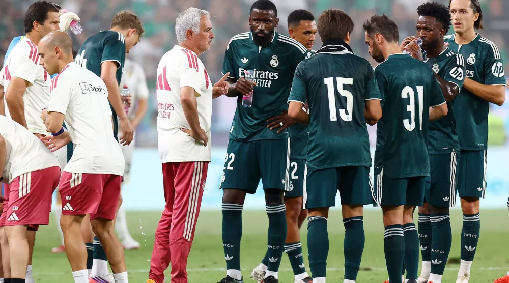البرتغالي جوزيه مورينيو يستعد لولايته الثانية مع ريال مدريد (رويترز)