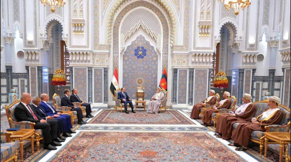 محادثات الرئيس السيسي والسلطان هيثم بن طارق بسلطنة عمان في مايو الماضي (الرئاسة المصرية)