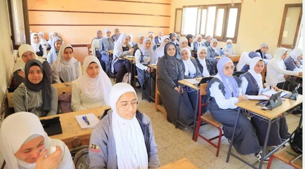 طالبات مصريات داخل فصل دراسي (صفحة وزارة التربية والتعليم على فيسبوك)