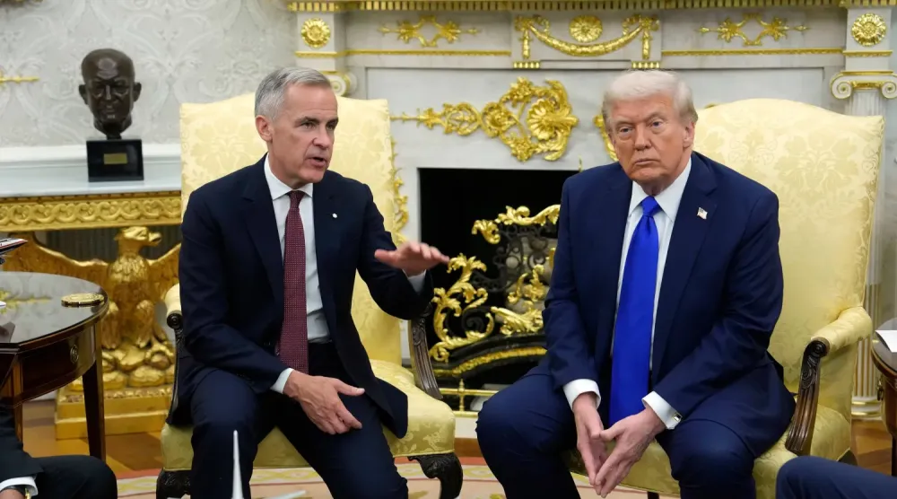 Kanada Başbakanı Mark Carney ve ABD Başkanı Donald Trump, (Arşiv-AP)