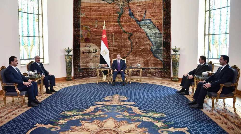 الرئيس المصري عبد الفتاح السيسي مستقبلاً القائد العام لـ«الجيش الوطني» الليبي (أرشيفية_ الرئاسة المصرية)