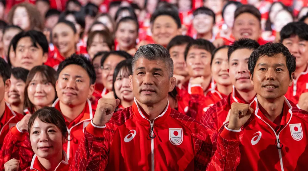 إينوي مع البعثة اليابانية (أ.ف.ب)