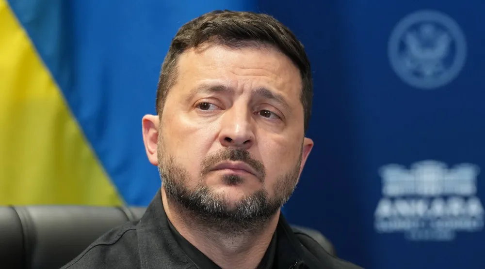 الرئيس الأوكراني فولوديمير زيلينسكي على هامش قمة «الناتو» في أنقرة بتركيا 8 يوليو 2026 (أ.ب)