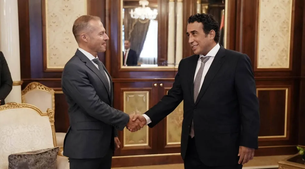 المنفي ومبعوث ماكرون في لقاء بالعاصمة طرابلس (المجلس الرئاسي)