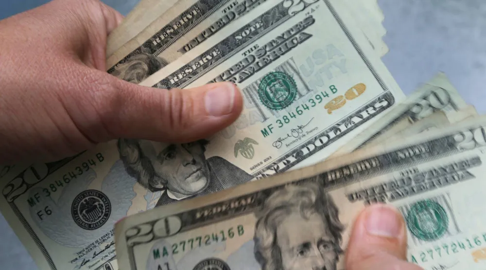 أوراق نقدية من فئة العشرين دولاراً (أ.ب)
