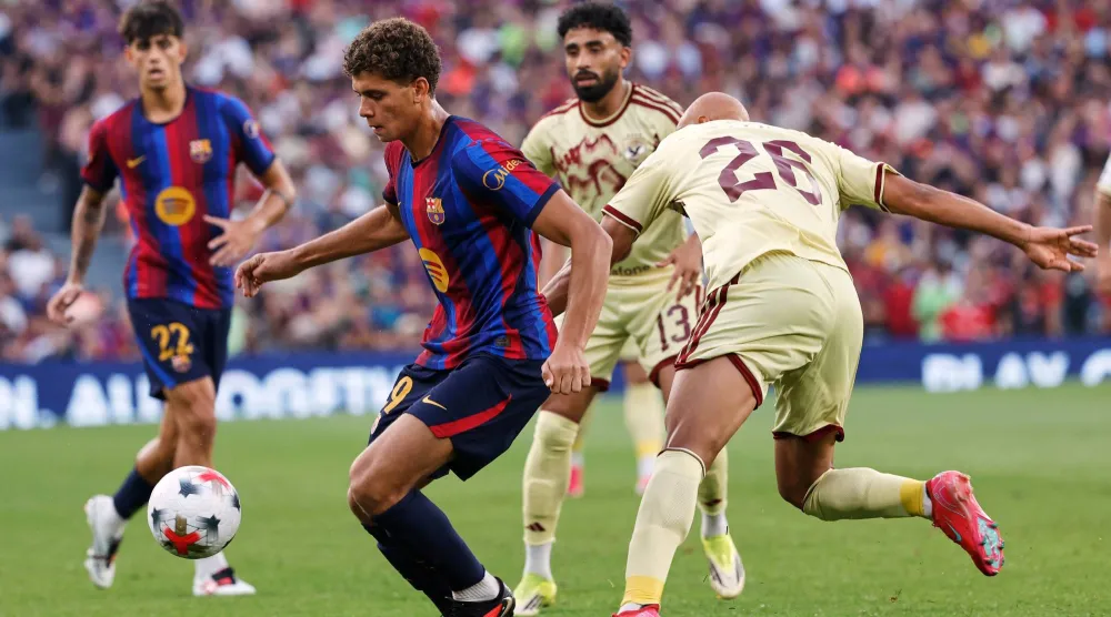 برشلونة أمام معضلة «الرقم 9»... هل ينجح فليك في تعويض غياب المهاجم؟
