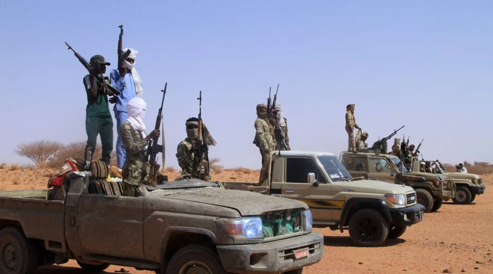 مجموعة من عناصر «قوات الدعم السريع» شبه العسكرية في غرب أم درمان في السودان... 19 أغسطس 2026 (أ.ف.ب)
