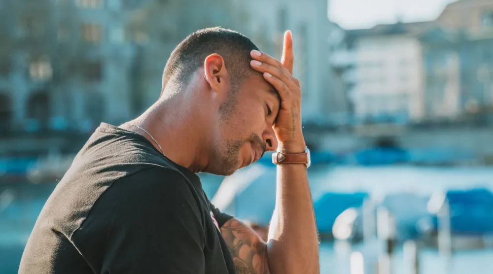 The causes of summer headaches are primarily attributed to dehydration, heat stress, and bright sunlight (Pexabay)