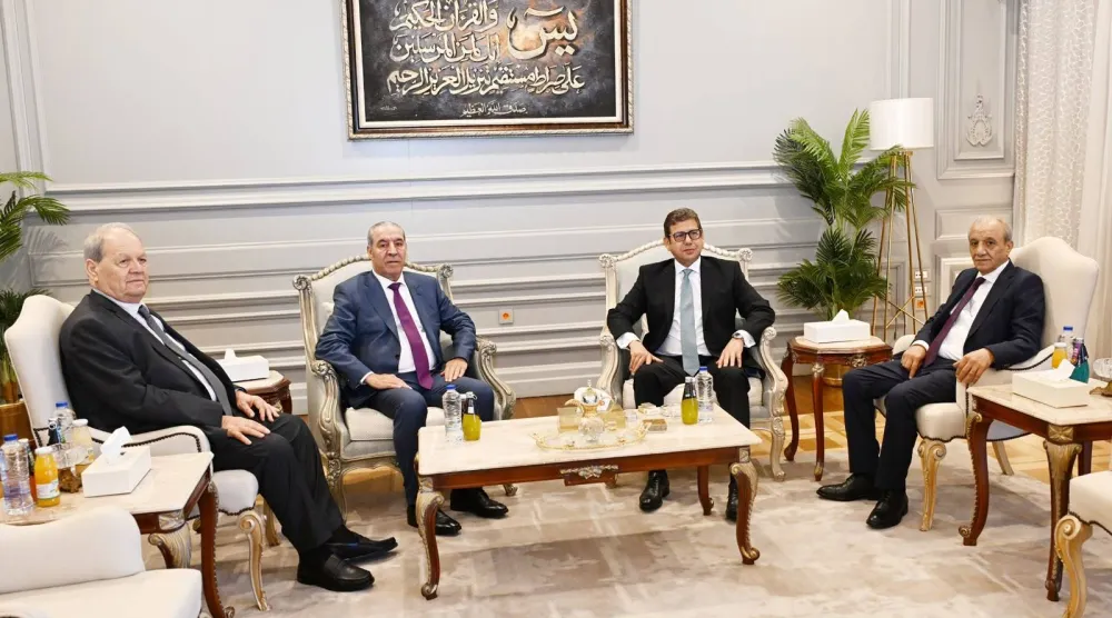 رئيس المخابرات المصرية خلال لقاء وفد السلطة الفلسطينية الأحد (الهيئة العامة للاستعلامات في مصر) 