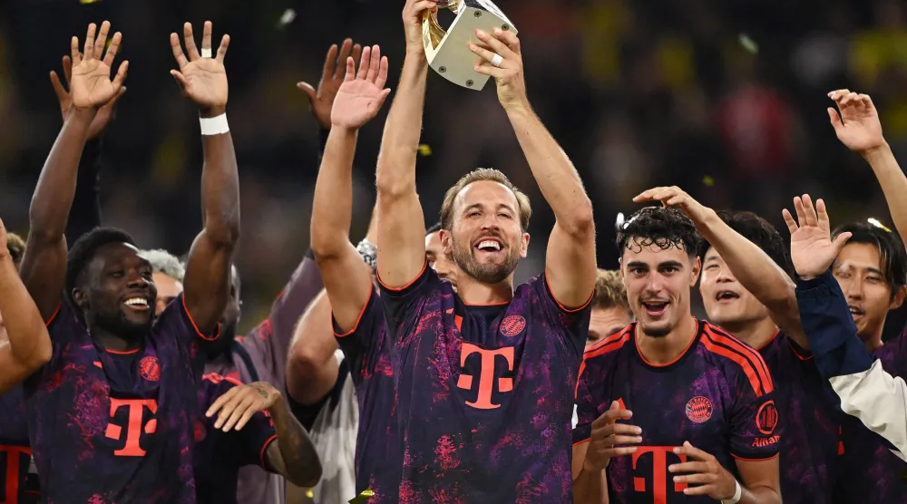 هاري كين الفائز بالسوبر مع البايرن أكد جدارته بلقب أفضل لاعب في المانيا (رويترز)