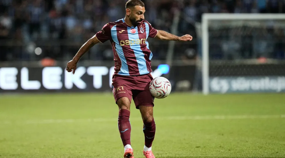 محمد صلاح قاد طرابزون للفوز على باشاك شهير (أ.ب)