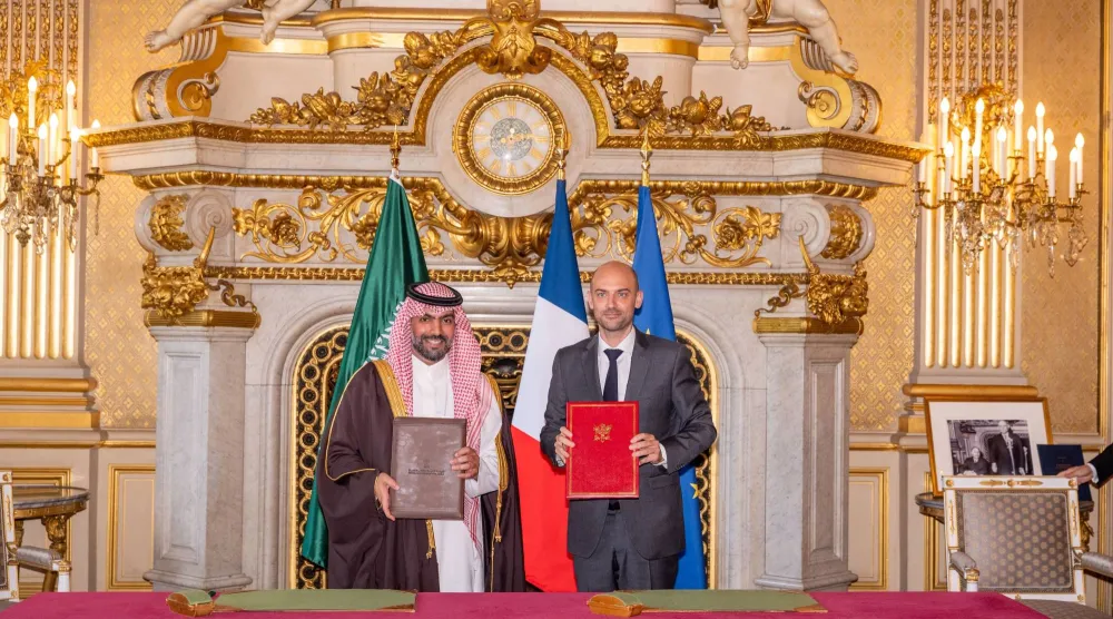 من مراسم توقيع اتفاقية سعودية - فرنسية خلال زيارة الأمير محمد بن سلمان إلى باريس (واس)