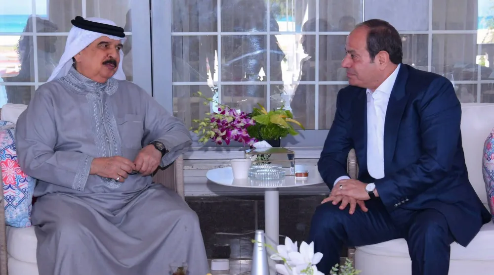 الرئيس المصري وملك البحرين في القصر الرئاسي بالعلمين (الرئاسة المصرية)