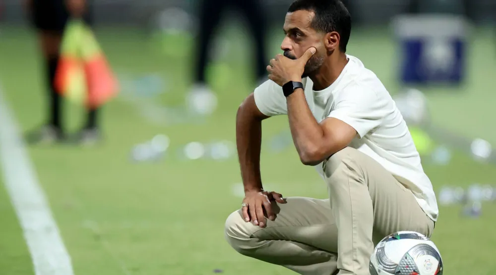 العطوي اشتكى من ضغط جدولة الدوري (تصوير: مشعل القدير)
