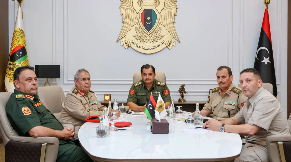 صدام حفتر يعقد اجتماعاً في بنغازي بصفته «القائد العام المكلف» 26 أغسطس (القيادة العامة)