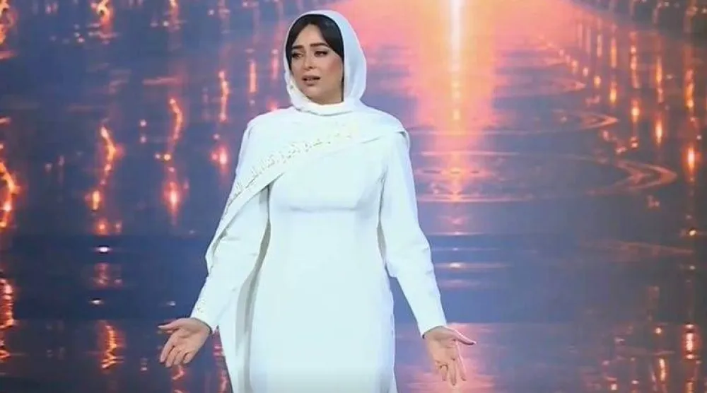هبة مجدي ظهرت على المسرح بإطلالة لافتة (حسابها على «فيسبوك»)