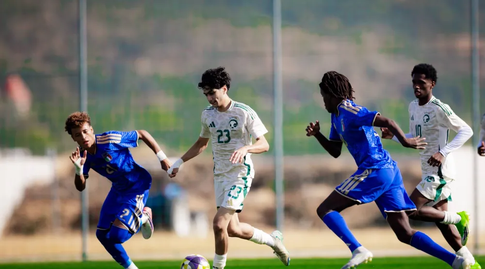 من مباراة الأخضر الناشئ أمام إيطاليا (موقع المنتخب السعودي)