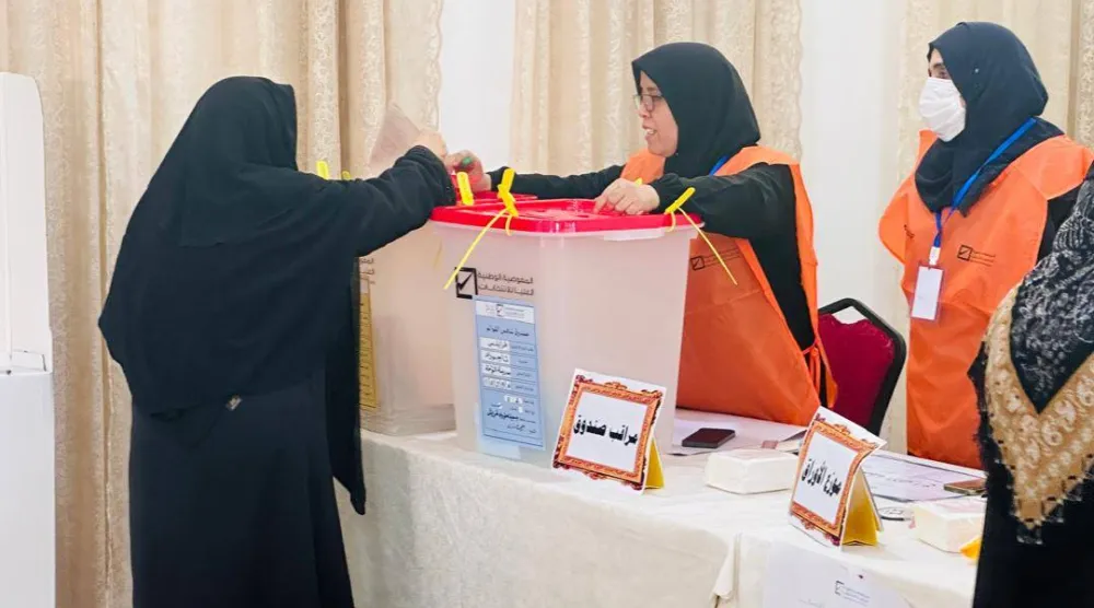 امرأة ليبية تدلي بصوتها في الانتخابات المحلية بتاجوراء الليبية (البعثة الأممية)