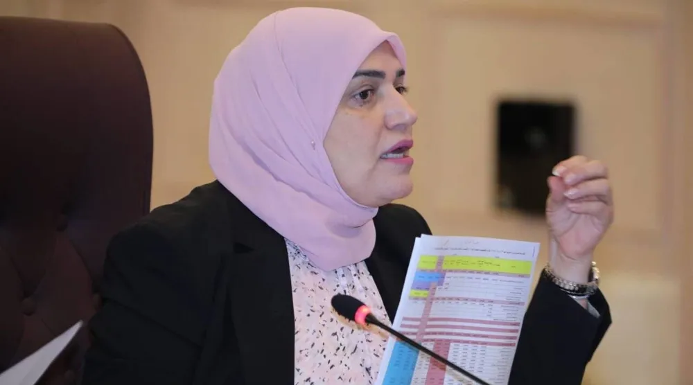 وزيرة المالية السابقة في العراق طيف سامي (موقع الوزارة)
