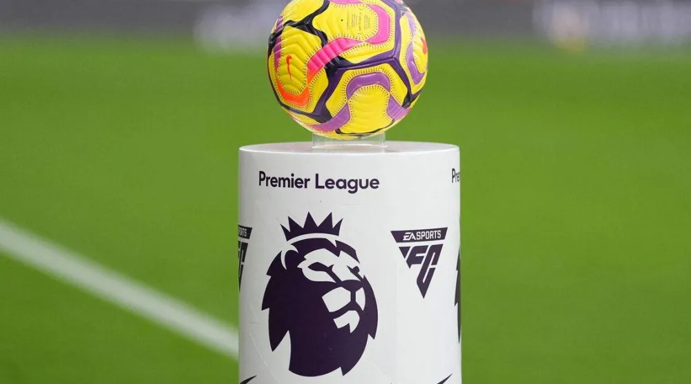 الدوري الإنجليزي أنفق أكثر من 3 مليارات يورو حتى الآن وقبل أيام قليلة من إغلاق سوق الانتقالات (رويترز)