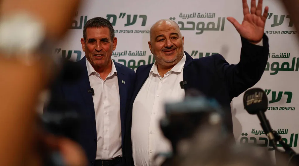 زعيم حزب «القائمة العربية الموحدة» وضابط الشرطة الإسرائيلي السابق يوآف سيغالوفيتش (أ.ف.ب)