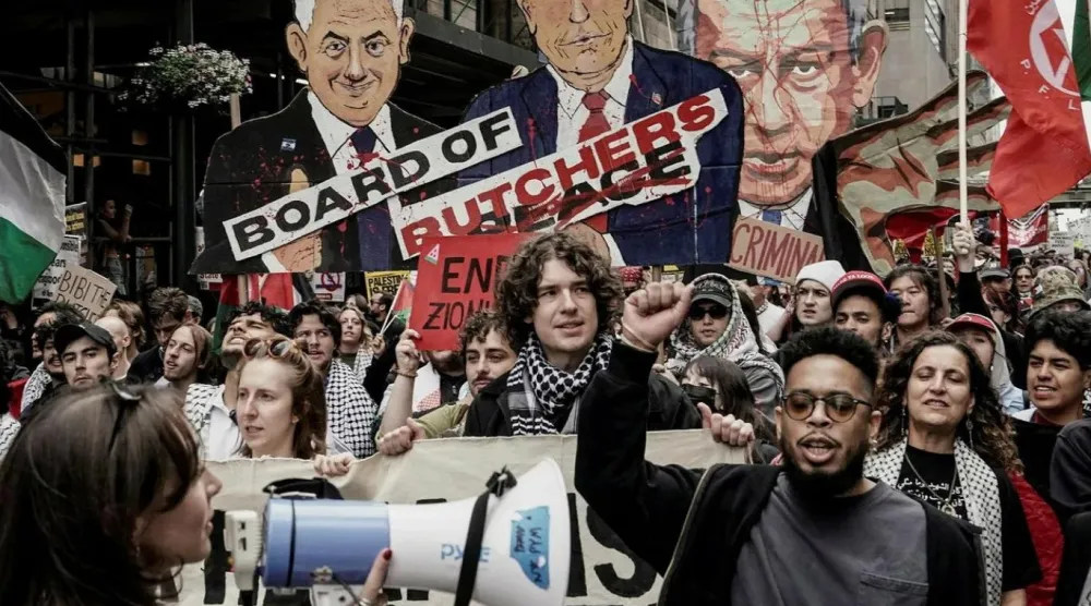 Netanyahu'nun konuşması sırasında protesto gösterileri düzenlendi (Reuters)