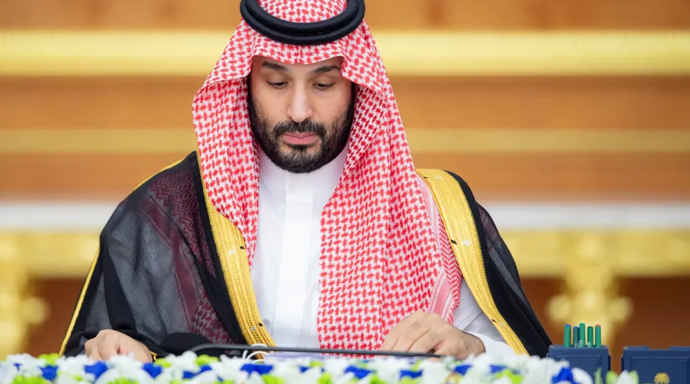 الأمير محمد بن سلمان ولي العهد رئيس مجلس الوزراء السعودي خلال ترؤسه الجلسة في جدة (واس)