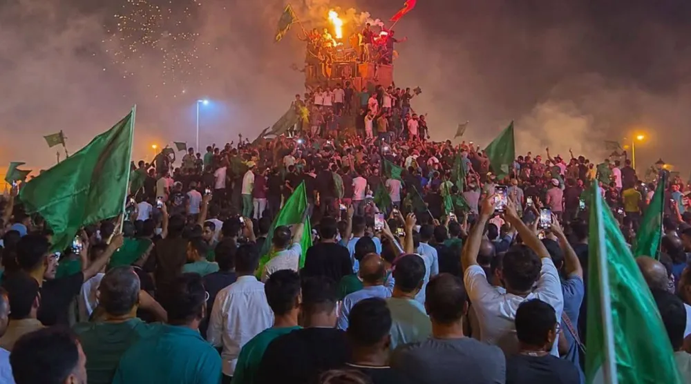 جانب من احتفالات أنصار القذافي في بني وليد بذكرى «ثورة الفاتح» (وسائل إعلام محلية)