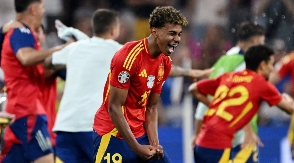 نجم منتخب إسبانيا لامين يامال (رويترز)