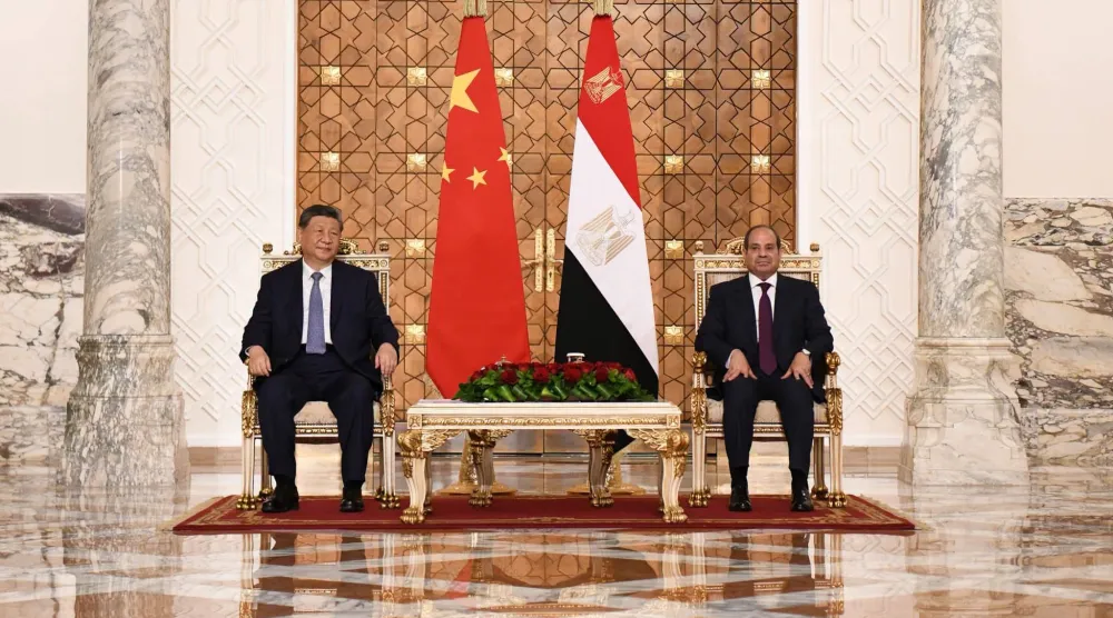 الرئيس المصري عبد الفتاح السيسي خلال استقبال الرئيس الصيني في قصر الاتحادية بالقاهرة الأربعاء (الرئاسة المصرية)