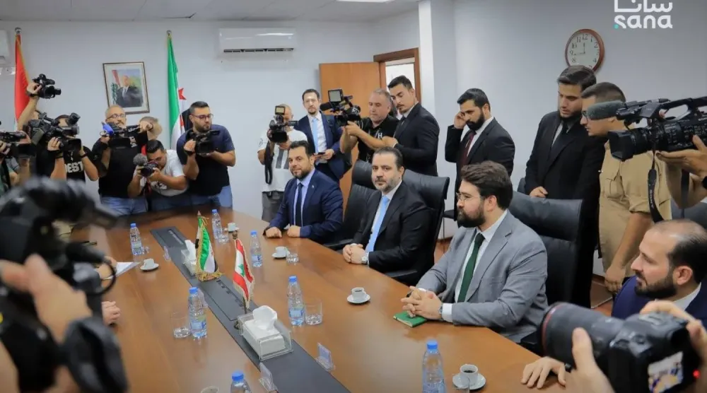 Suriye Dışişleri ve Yurtdışı Vatandaşlar Bakanı Esad Hasan eş-Şeybani ile beraberindeki heyetin, Beyrut’ta Lübnan Dışişleri Bakanı Yusuf Raci ile yaptığı toplantıdan kareler, 10 Ekim 2025 (SANA)