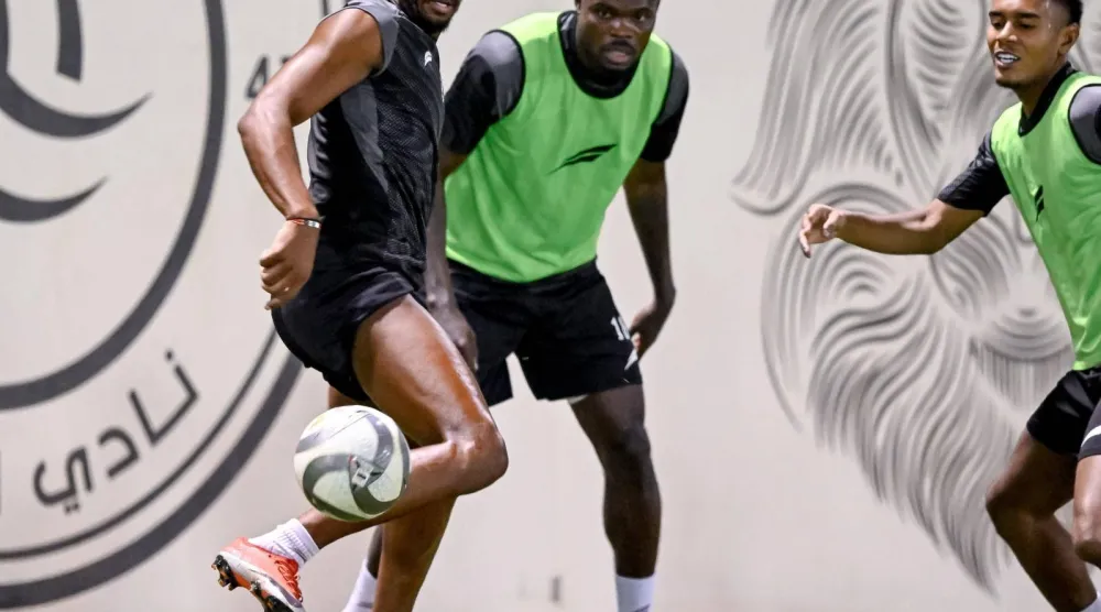 بارتي والبليهي خلال تدريبات الشباب الاربعاء (موقع النادي)
