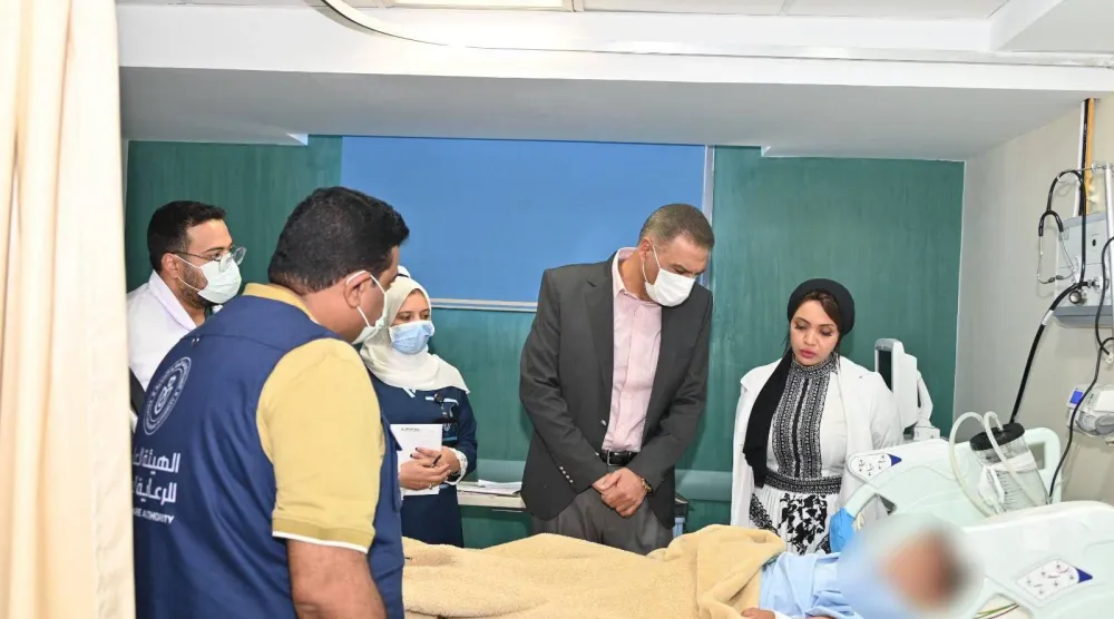 محافظ جنوب سيناء يطمئن على حالة المصابين في حادث نويبع (محافظة جنوب سيناء)