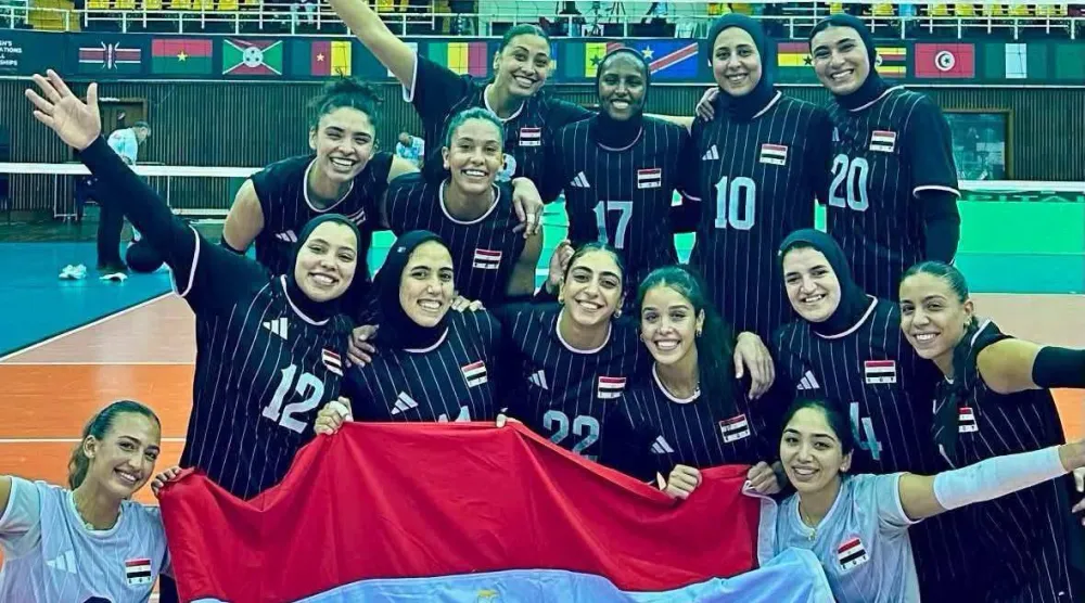 ينتظر منتخب مصر الفائز من كينيا والكاميرون لمواجهته في النهائي (الاتحاد المصري لكرة الطائرة - فيسبوك)
