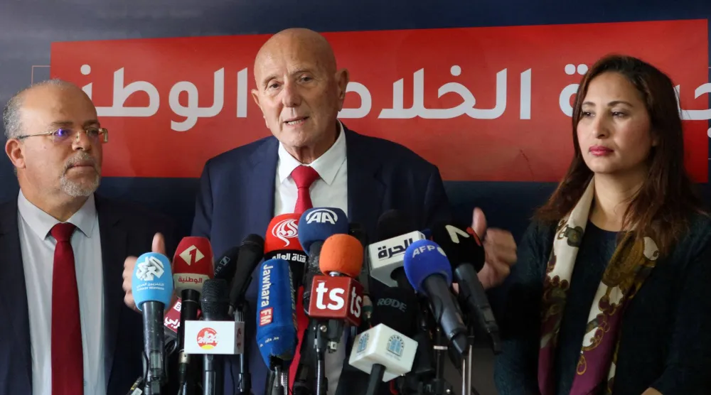 أحمد نجيب الشابي من بين المسجونين في قضية التآمر (رويترز)