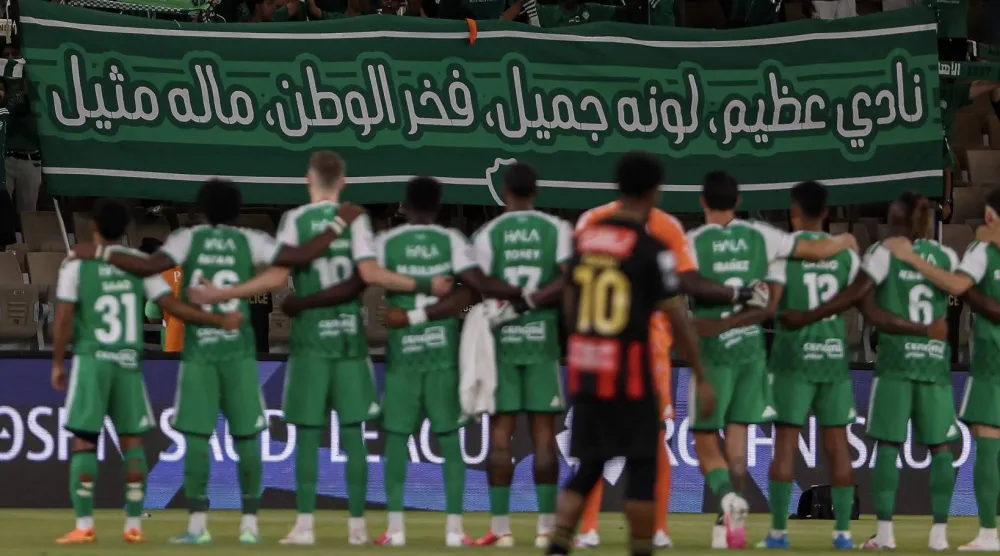 ميندي قال إنه متأكد أنه جماهير الأهلي يحبون كل واحد منا أيضاً (رابطة الدوري السعودي) 