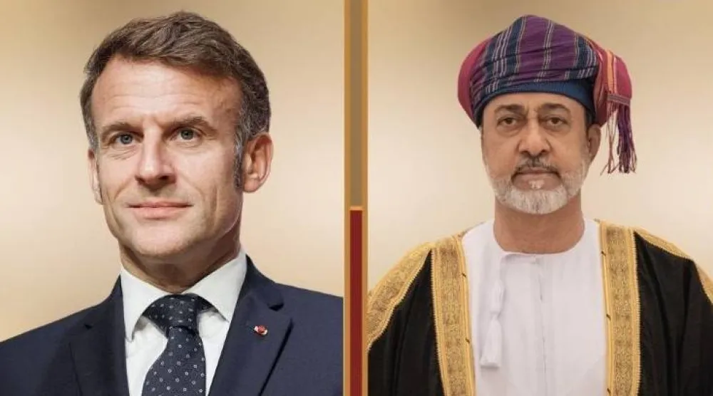 سلطان عُمان هيثم بن طارق والرئيس الفرنسي إيمانويل ماكرون (العمانية)