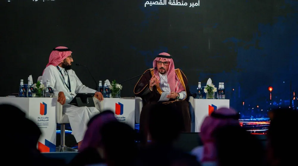 أمير منطقة القصيم متحدثاً عن الملك المؤسس عبد العزيز بن عبد الرحمن (المؤتمر)