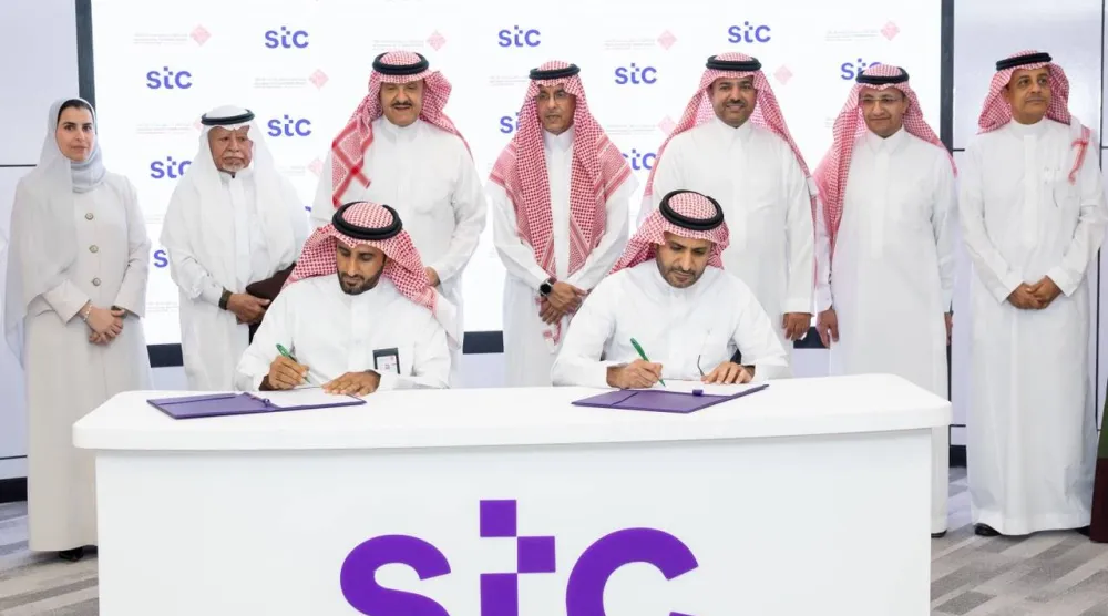 مركز الملك سلمان لأبحاث الإعاقة ومجموعة stc يوقّعان اتفاقية رعاية استراتيجية