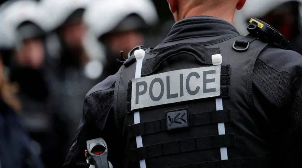 Members of the French riot police take part in a training exercise to handle violent demonstrations, in Ris-Orangis, south of Paris, August 30, 2021. REUTERS/Benoit Tessier/File Photo