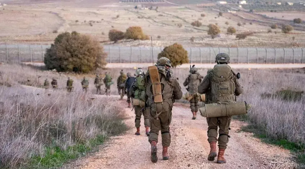 جنود مظليون إسرائيليون قرب الحدود مع سوريا (رويترز - أرشيفية)