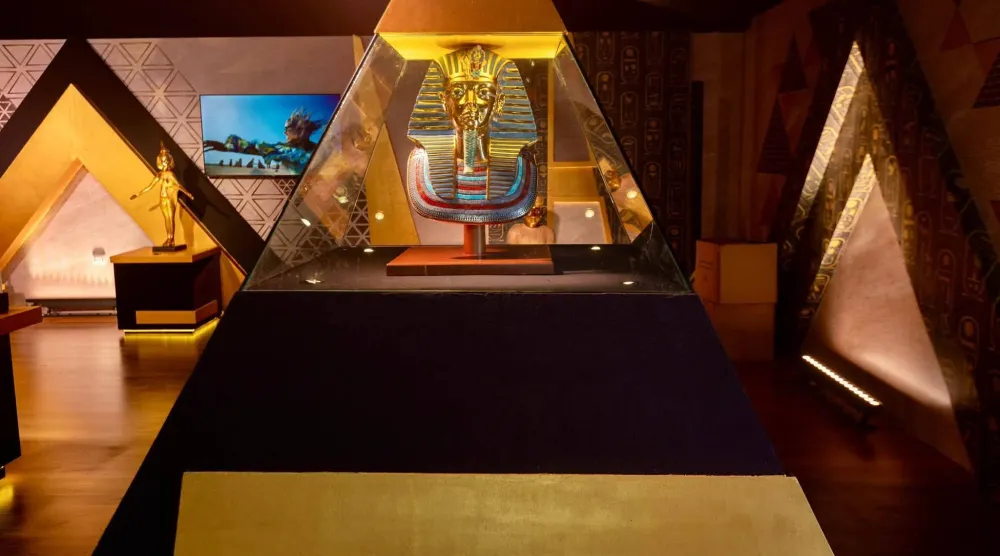 معرض لمستنسخات المتحف المصري الكبير في مؤتمر الطيران بالعلمين (وزارة السياحة والآثار)