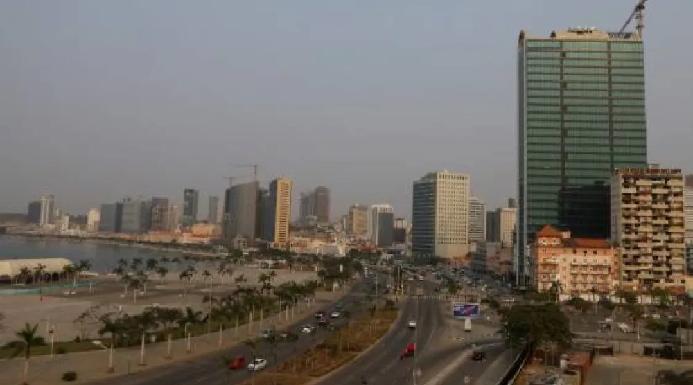 منظر عام لمدينة لواندا في أنغولا (رويترز)