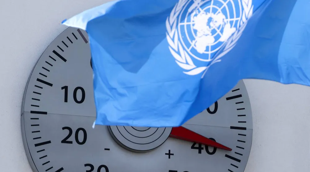 A huge thermometer mounted on a wall of the headquarters of the United Nations Framework Convention on Climate Change (UNFCCC) shows a temperature of 39 degrees Celsius, during an Europe-wide heatwave, in Bonn, Germany July 1, 2025. REUTERS/Wolfgang Rattay