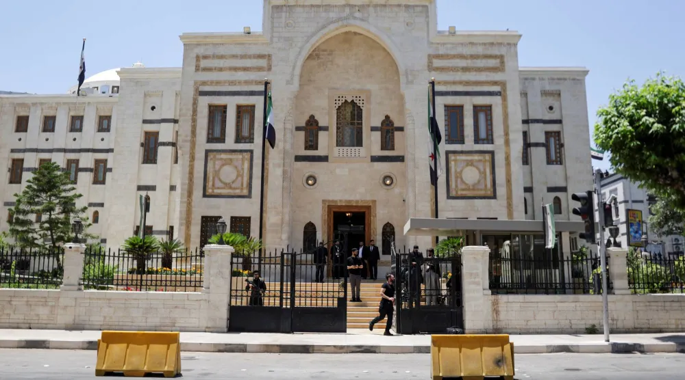 مبنى مجلس الشعب وسط دمشق (رويترز)