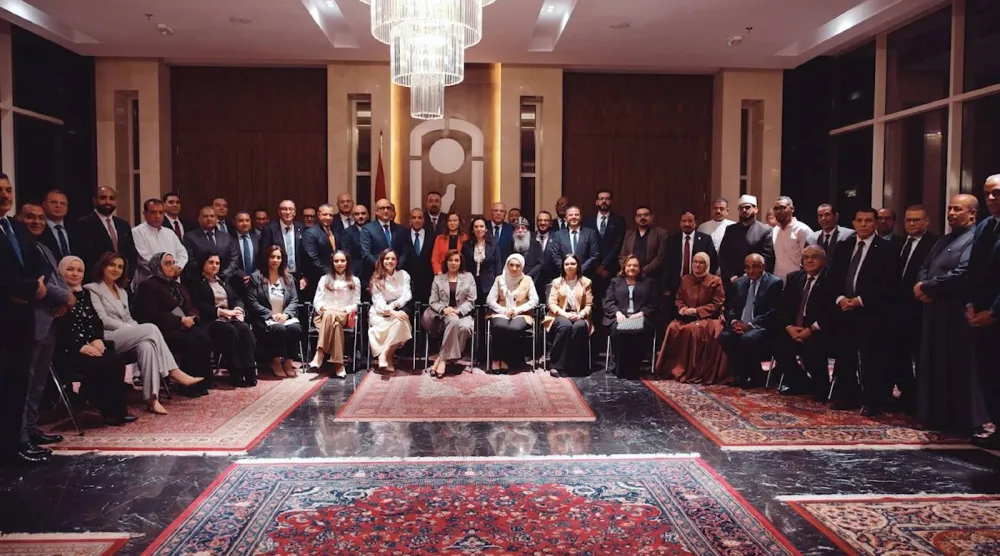 وزير الخارجية بدر عبد العاطي خلال لقاء سابق مع الجالية المصرية في الكويت شهر أبريل الماضي (الخارجية المصرية)