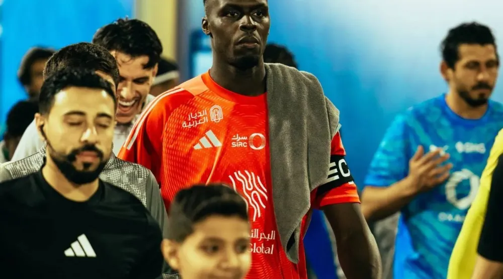 حارس المرمى السنغالي إدوار ميندي (النادي الأهلي)