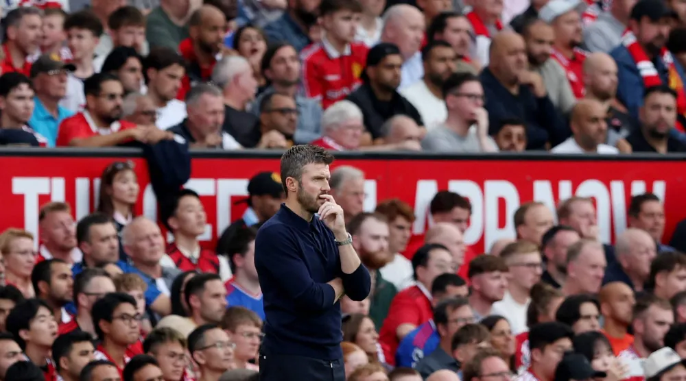 مايكل كاريك مدرب مانشستر يونايتد (رويترز)